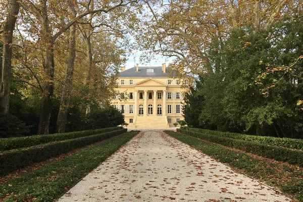 Unforgettable Médoc Wine Tour: Discover Bordeaux's 1855 Classification