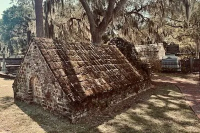 Unearth Beaufort's Haunted History: A Ghostly Walking Tour