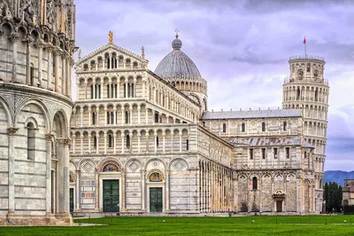Tuscany's Treasures: A Private Day Trip to Pisa and Lucca from Livorno