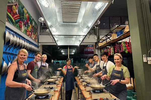Authentic Thai Cooking Class: Tingly Thai School Evening