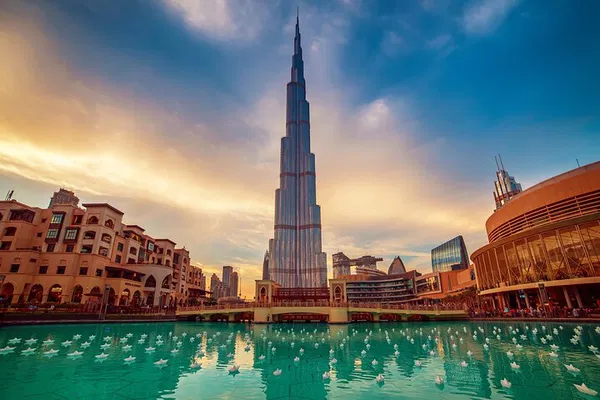 Dubai Culinary Secrets: A Burj Khalifa Bar & Food Tour Adventure!