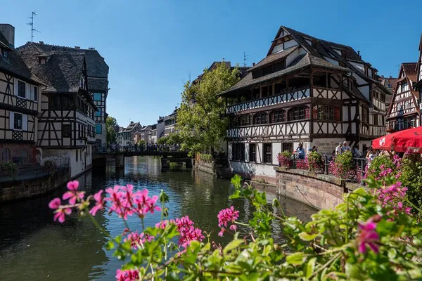 Strasbourg Food Tour: Full Alsatian Meal & Drinks