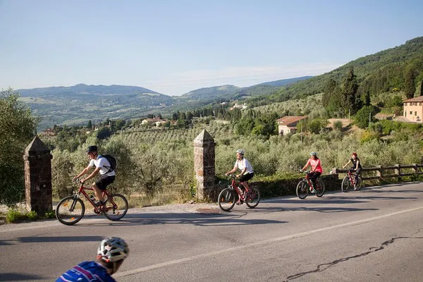 E-Bike Adventure: Discover Tuscany's Hidden Gems & Leonardo's Legacy