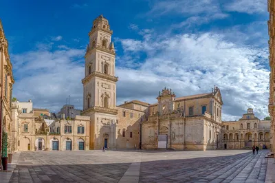 Stress-Free Naples to Lecce Transfer: Sightseeing Stop Included!