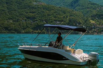 Lake Como: Self-Drive Boat Adventure