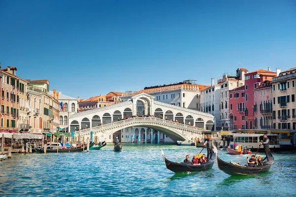 Venice Walking Tour + Gondola Ride: See the Best of Venice!
