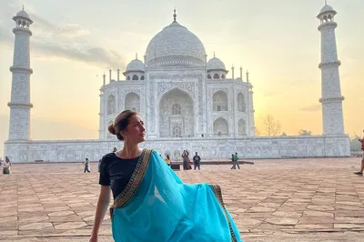 Discover Agra: Taj Mahal One-Day Luxury Car Tour from Delhi
