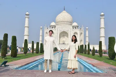 Witness Sunrise at Taj Mahal: A Luxurious Agra Day Tour from Delhi