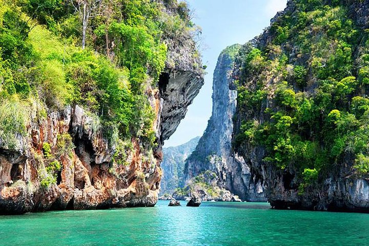 Discover Krabi's Hidden Gems: Hong Islands Speedboat Adventure