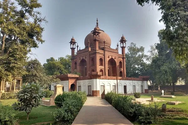 Sunrise Spectacle: Taj Mahal & Agra's Heritage Unveiled