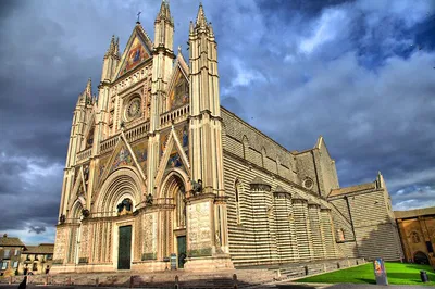 Unveiling Italy's Hidden Gems: Mystic Orvieto & Dying Civita di Bagnoregio