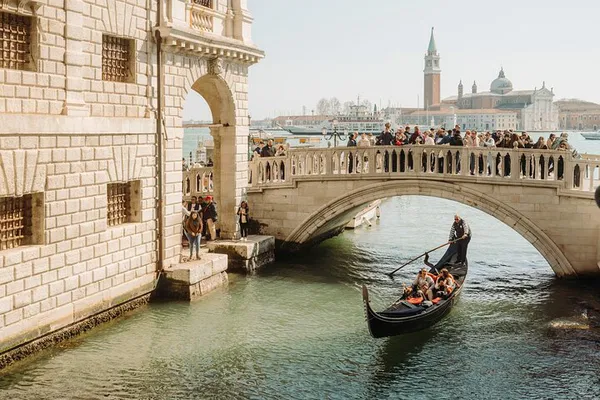 Venice in a Day: See Top Sights & Gondola Ride