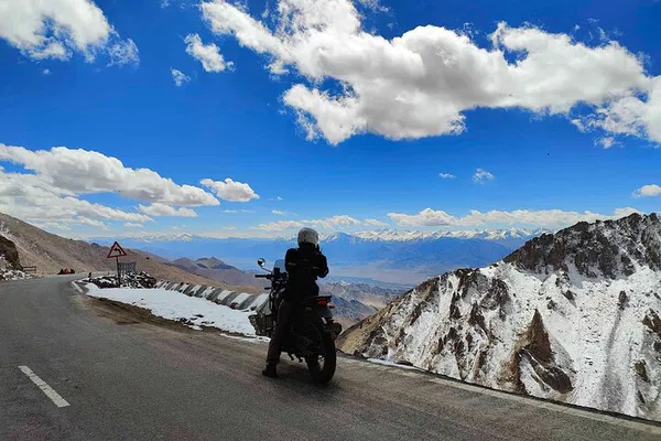 Himalayan Heights: Conquer India's Roof on a Motorbike Adventure!
