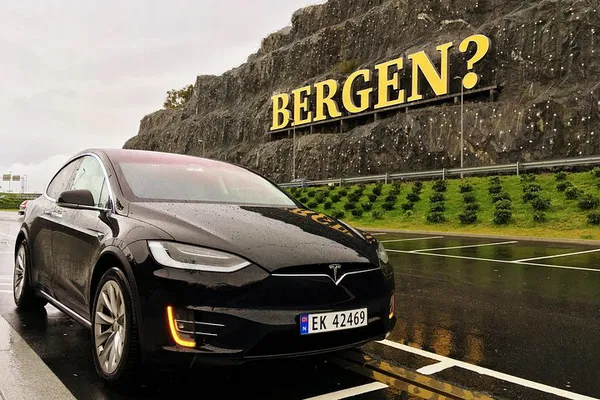 Effortless Bergen Arrival: Luxury Airport Transfer