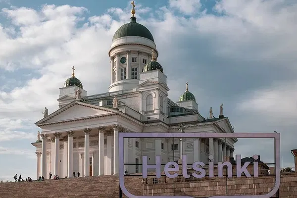 Helsinki Walking Tour: Discover Finnish Culture