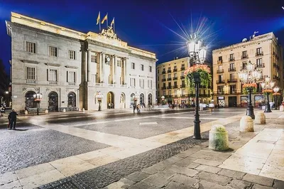 Barcelona Nights: Uncover Hidden Gems with a Local Expert!