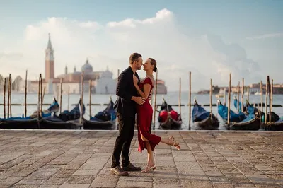 Venice Photo Shoot: Capture Your Romantic Moments!
