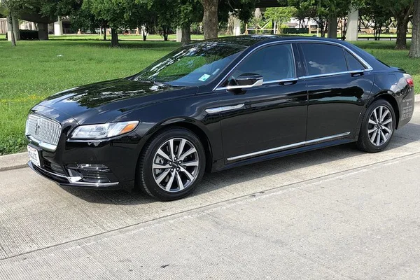 Luxury Airport Transfer: Arrive in New Orleans Like Royalty!