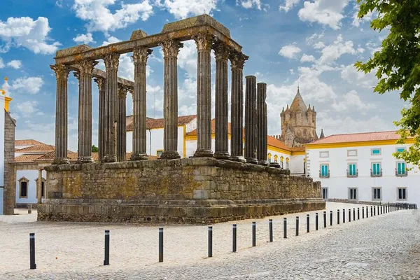 Évora's Epochs: Unveiling History on a Private Walking Tour