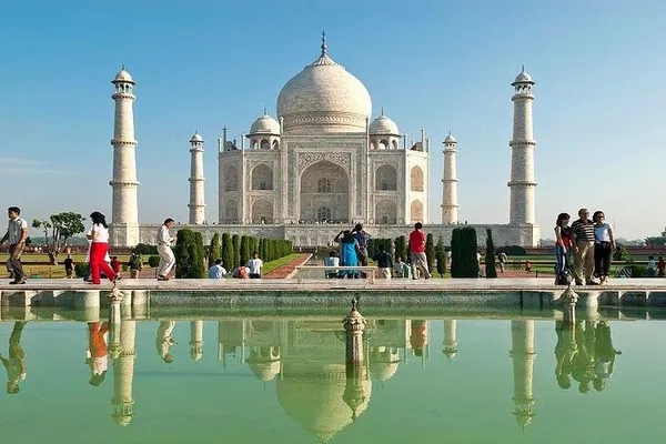 Unveiling Agra's Treasures: A Whirlwind Day Tour of the Taj Mahal and Beyond