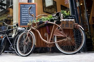 Amsterdam Bike Tour: Uncover City Secrets Like a Local!