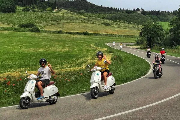 Tuscany Vespa Tour: Chianti Hills & Tuscan Lunch