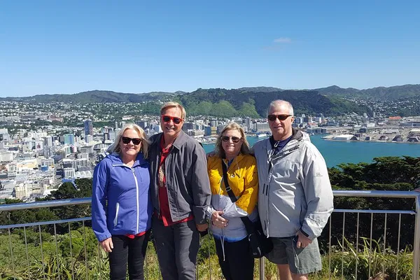 Discover Wellington's Wonders: A Coastal Highlights Tour