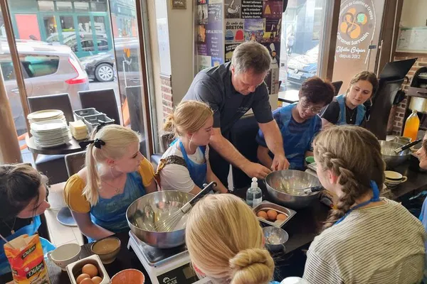 Paris Crêpe Cooking Class: Sweet Treats & Secrets