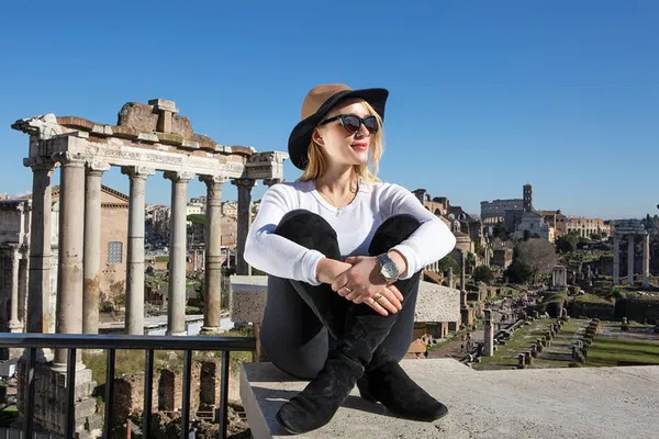 Unveiling Rome's Grandeur: A Whirlwind Tour of Colosseum, Piazzas & Vatican City