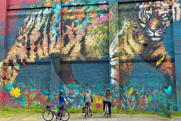 Portland Street Art Bike Tour: Exclusive 2-Hour Adventure