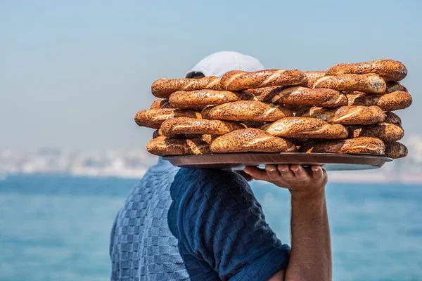 Bosphorus Food Tour: Taste 3 Istanbul Neighborhoods