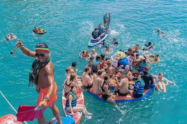 Nha Trang Snorkeling & Floating Bar Party!