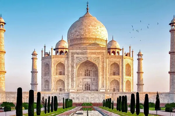 Unveiling the Taj Mahal: A Luxurious Same-Day Delhi Car Tour