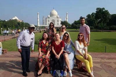 Taj Mahal & Agra Fort: Superfast Train Tour from Delhi