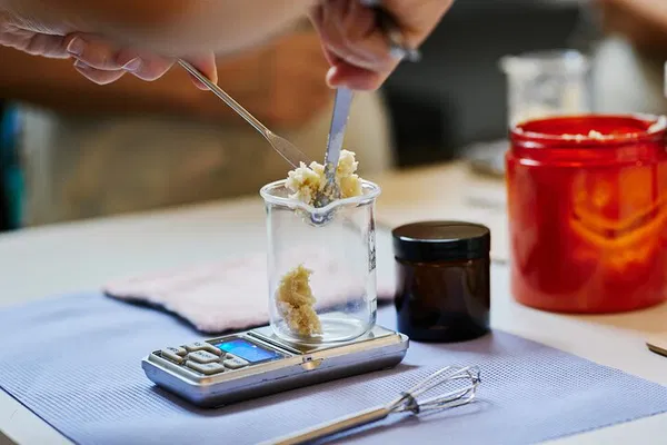 Craft Your Own Organic Cosmetics: A Hands-On Workshop in Bellegarde