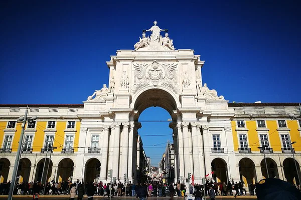 Lisbon Unveiled: A Comprehensive Full-Day Walking Adventure
