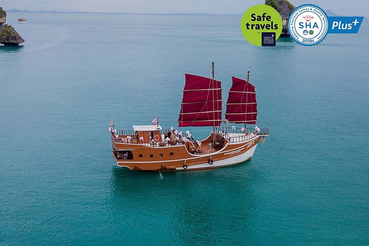 Krabi Sunset Cruise: BBQ, Bioluminescence & Island Wonders!