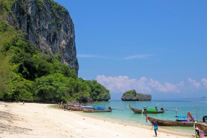 Phuket to Krabi 4 Islands Tour: Ferry & Speedboat