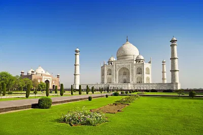 Unveiling Agra's Treasures: A Private Taj Mahal, Fort & Sikri Tour