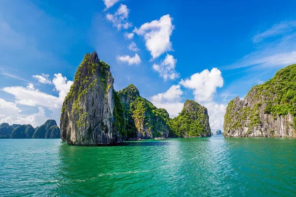 Unveiling Halong Bay's Majesty: A Full-Day Voyage of Wonder!
