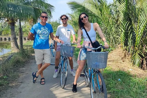 Hoi An Countryside Adventure: Basket Boat, Bicycle & Culinary Delights!