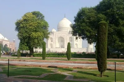 Unveiling Agra's Majesty: A Private Sightseeing Expedition to the Taj Mahal & Agra Fort