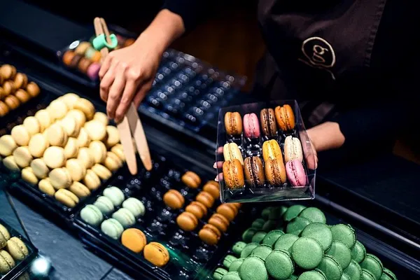 Indulge in Paris: A Private Chocolate & Pastry Paradise!