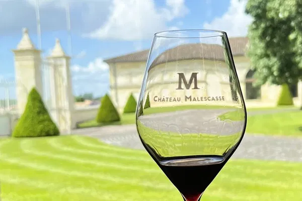 Uncork Médoc: Bordeaux Wine Tour with Chateau Visits & Tastings