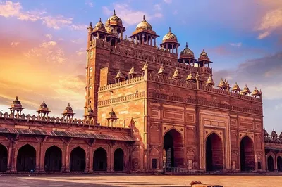 Unveiling Agra's Majesty: A Private Taj Mahal, Fort & Sikri Tour