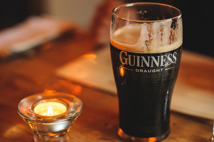 Uncover Belfast's Soul: Historic Pubs, Shops & Scenery Tour