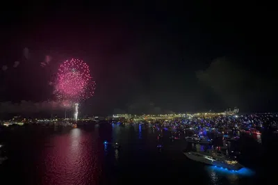 Miami's Dazzling New Year's Eve Fireworks Cruise: A Biscayne Bay Spectacle!