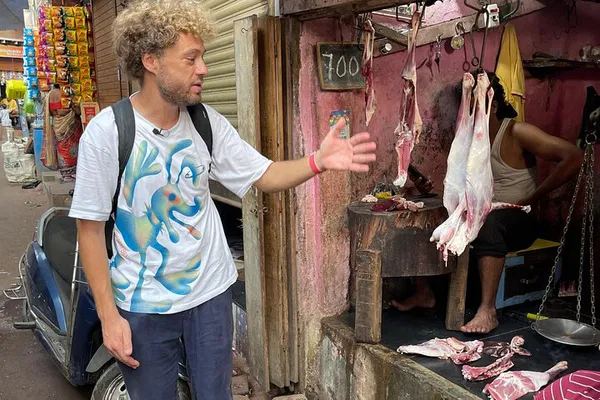 Dharavi Slum Tour: Unveiling Mumbai's Heartbeat