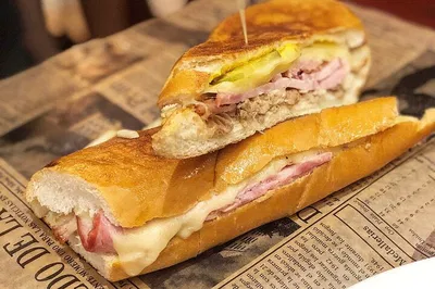 Calle Ocho: Cigars, Coffee & Salsa – Little Havana Tour