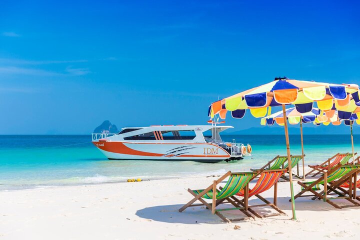 Luxury Catamaran Cruise: Discover Maya Bay & Phi Phi's Paradise!